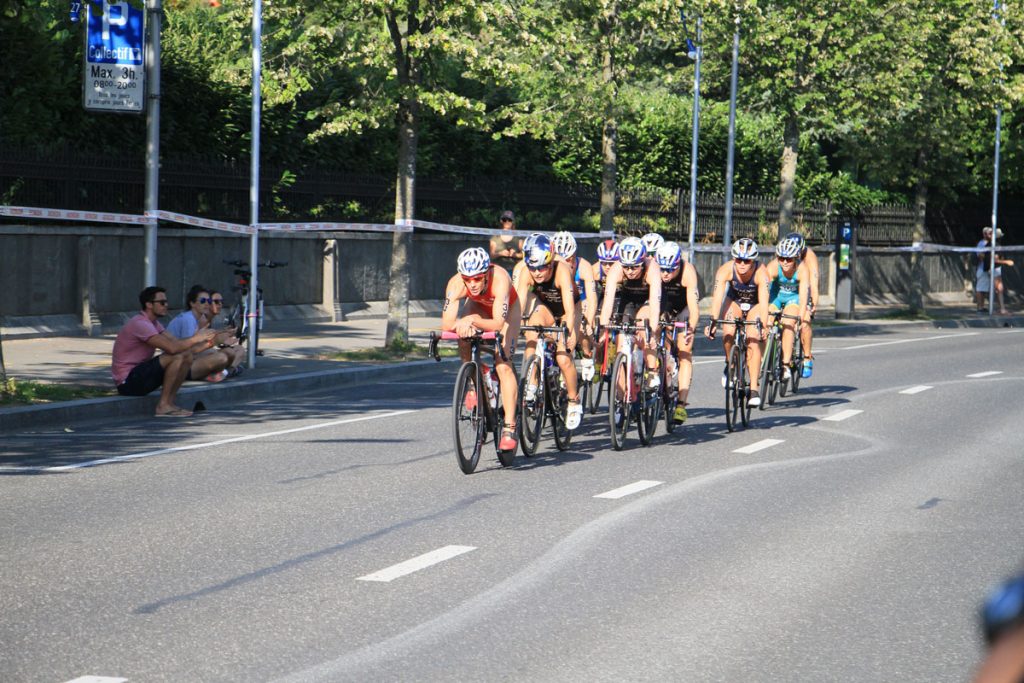 Photographie sportive triathlon peloton vélo femmes World Triathlon Series WTS Final Lausanne Suisse