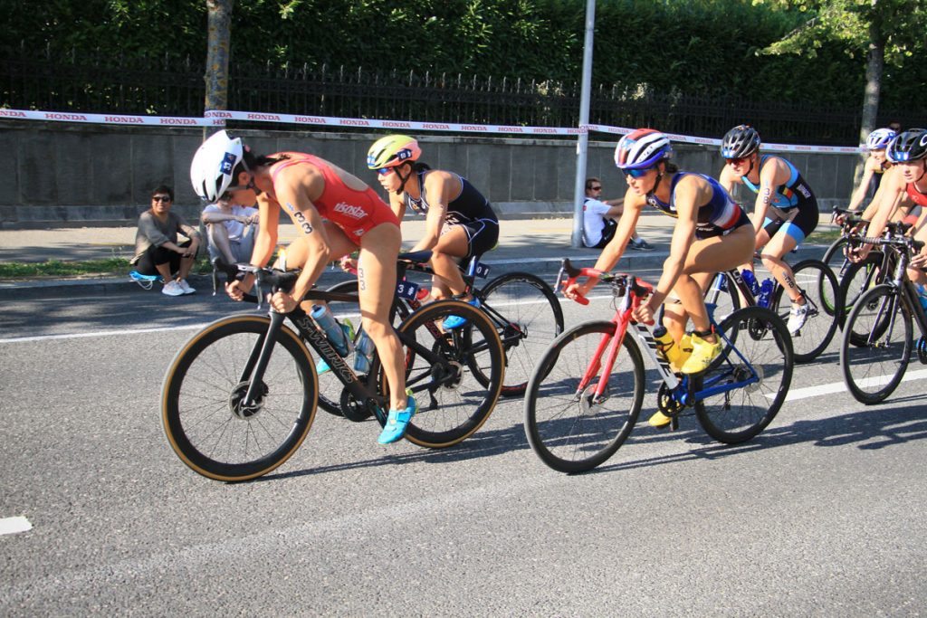 Photographie sportive triathlon peloton vélo femmes World Triathlon Series WTS Final Lausanne Suisse