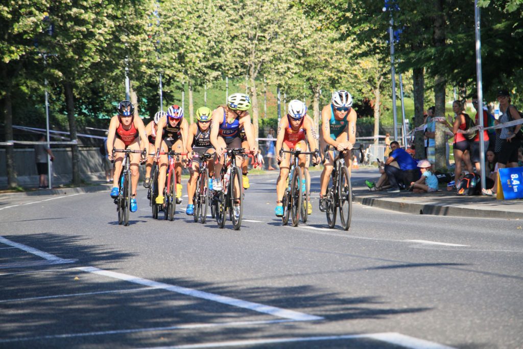 Photographie sportive triathlon peloton vélo femmes World Triathlon Series WTS Final Lausanne Suisse