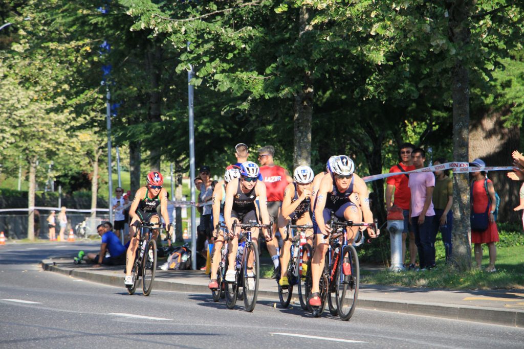 Photographie sportive triathlon peloton vélo femmes World Triathlon Series WTS Final Lausanne Suisse