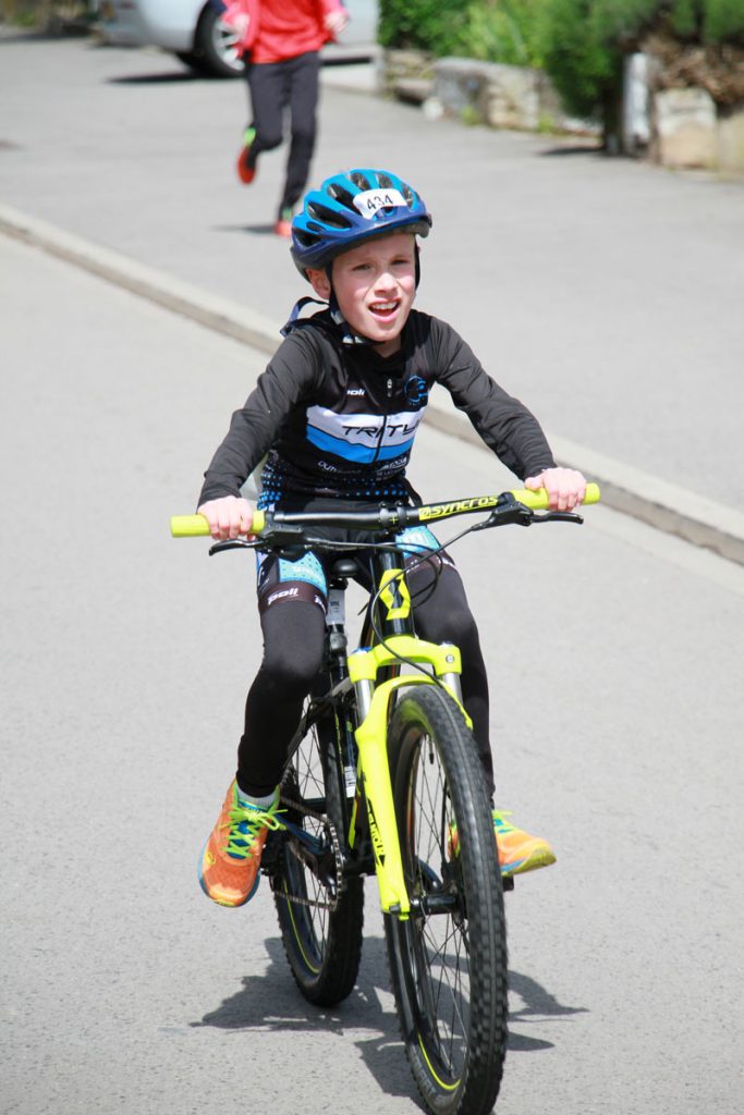 Photographie sportive triathlon Thionville duathlon enfants vélo