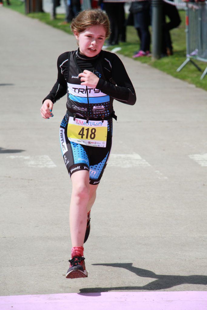 Photographie sportive triathlon Thionville duathlon enfants arrivée course à pied