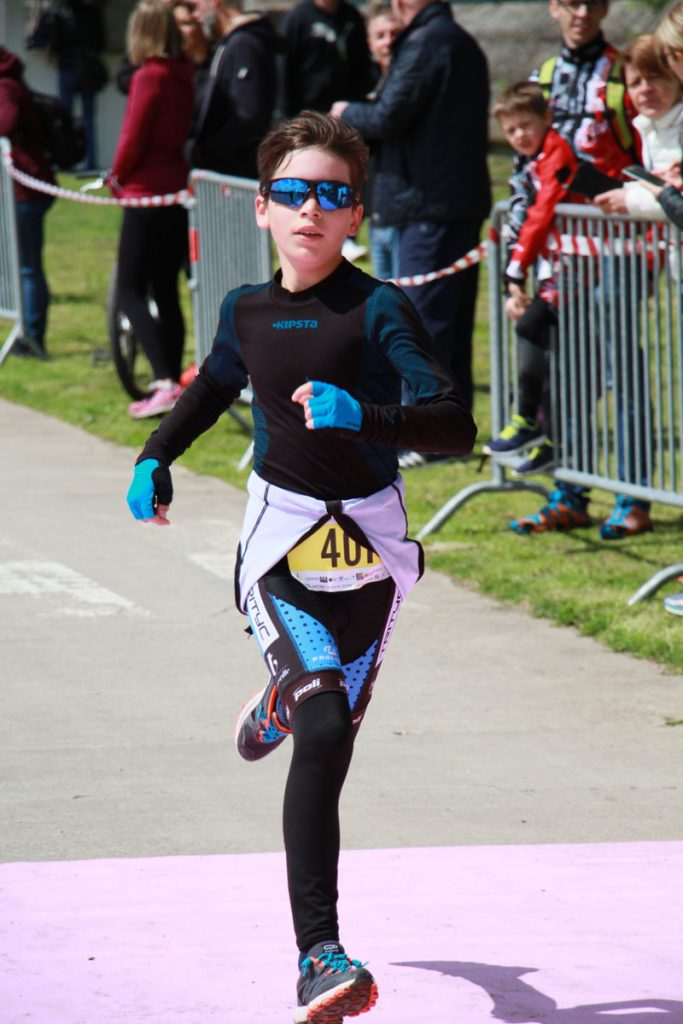 Photographie sportive triathlon Thionville duathlon enfants arrivée course à pied