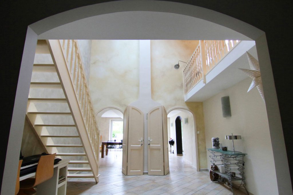 Photographie immobilière entrée majestueuse corps de ferme rénové Kuntzig